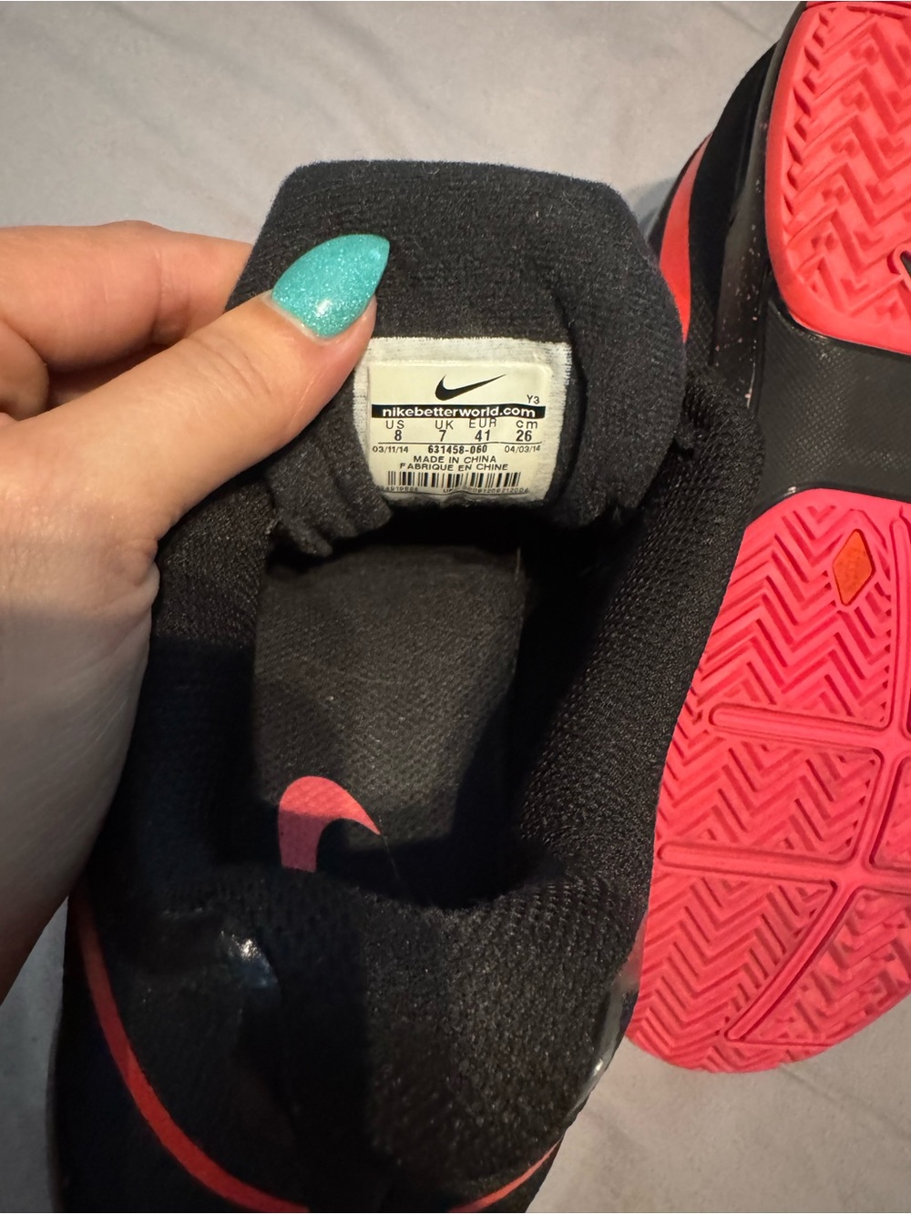 Nike Black & Red Training Sneakers - Picture 4 of 5